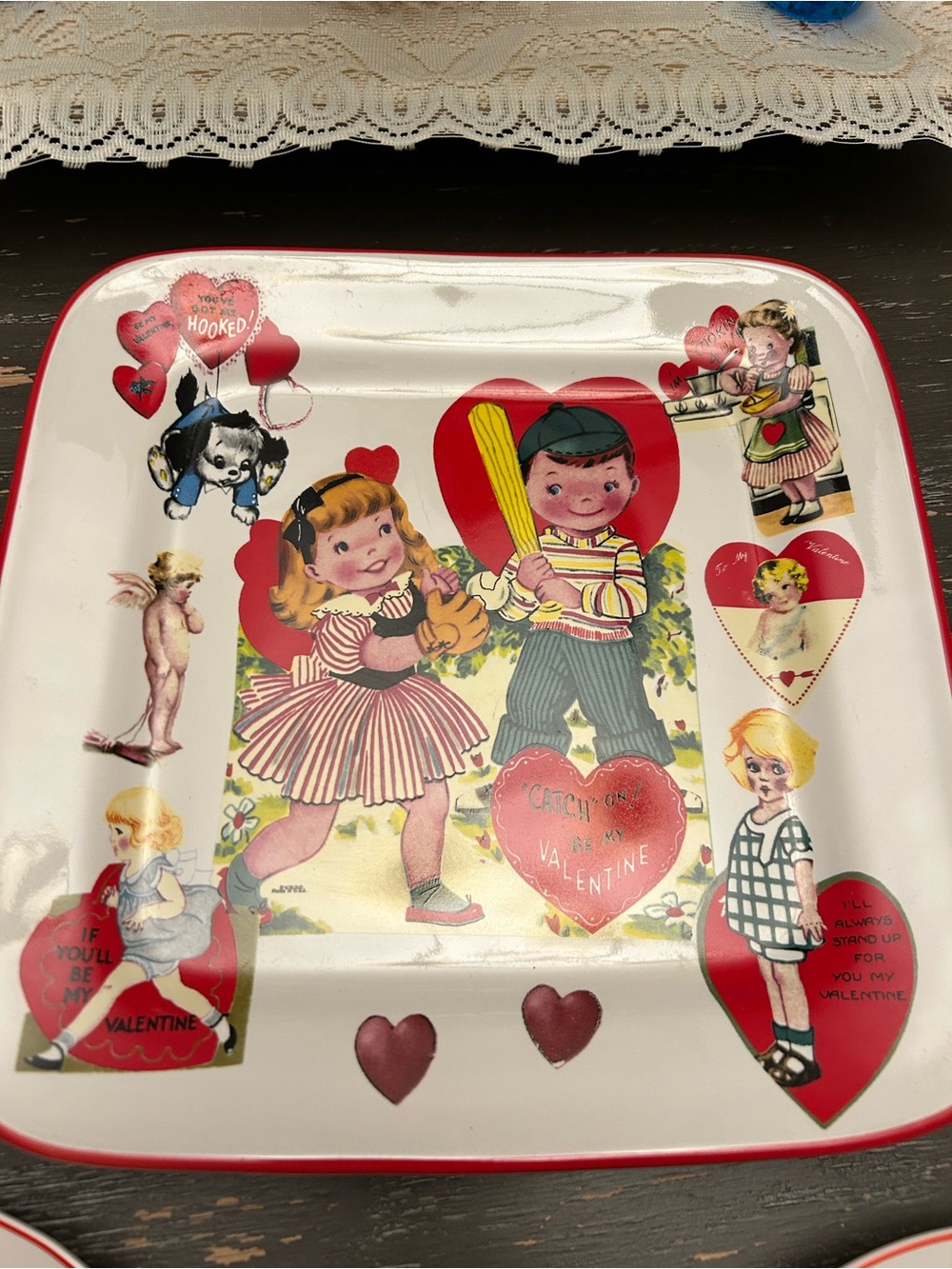 Rosanna Studio kitschy vintage Valentine plate set of 5. - Picture 3 of 9